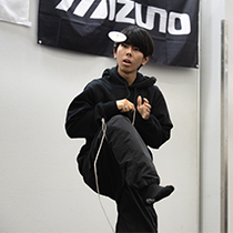 コマ回し（山瀬圭）