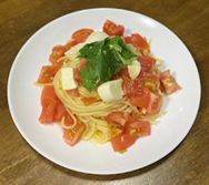 バジルとトマトの冷静パスタ