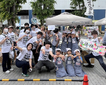 写真8、地域理解実習Ⅴ(ふじみのMACHIfes street”の企画・運営に参加)