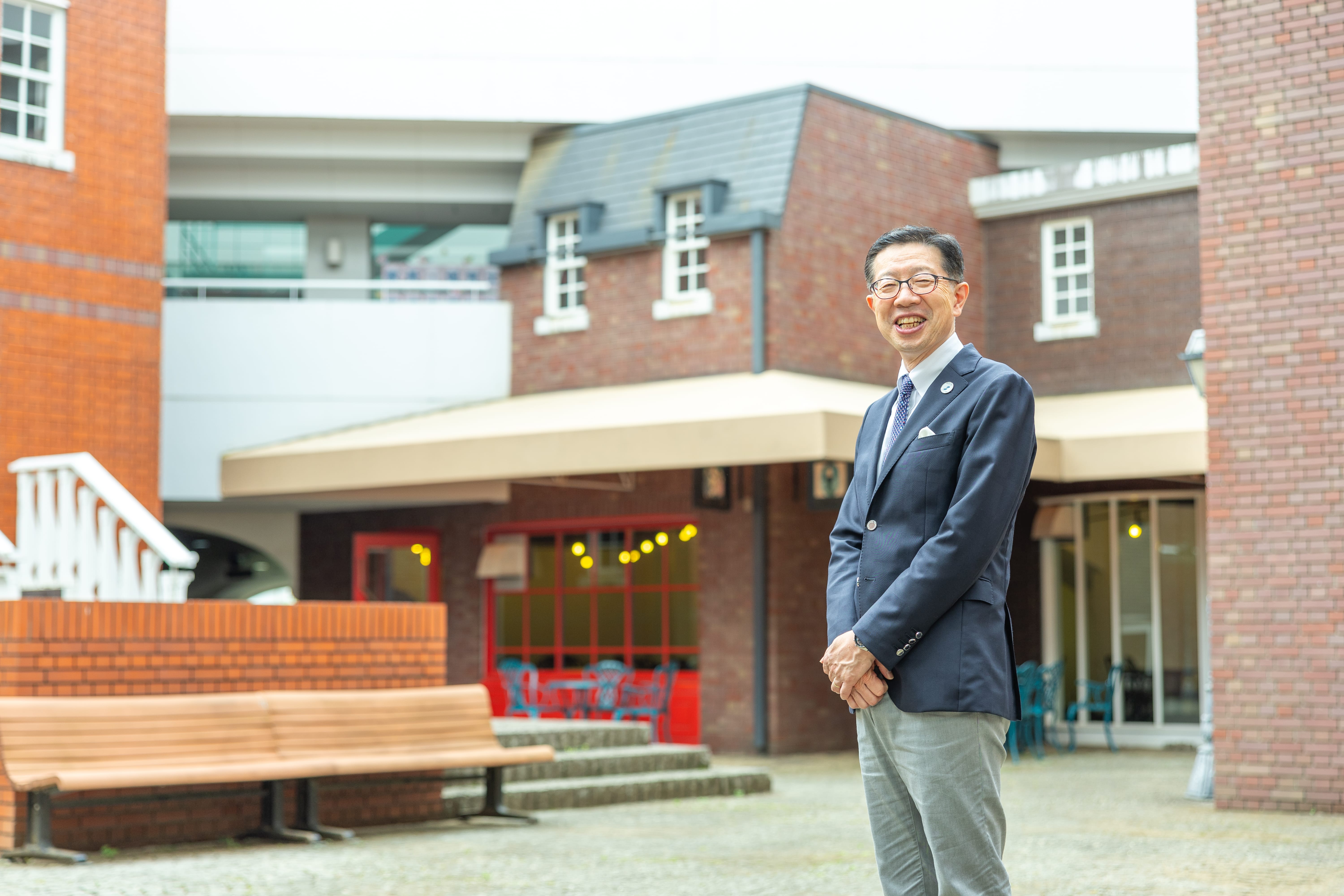 学長メッセージ写真-min