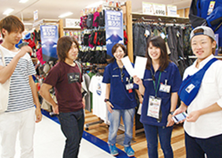 スポーツ用品専門店「アルペン」を見学