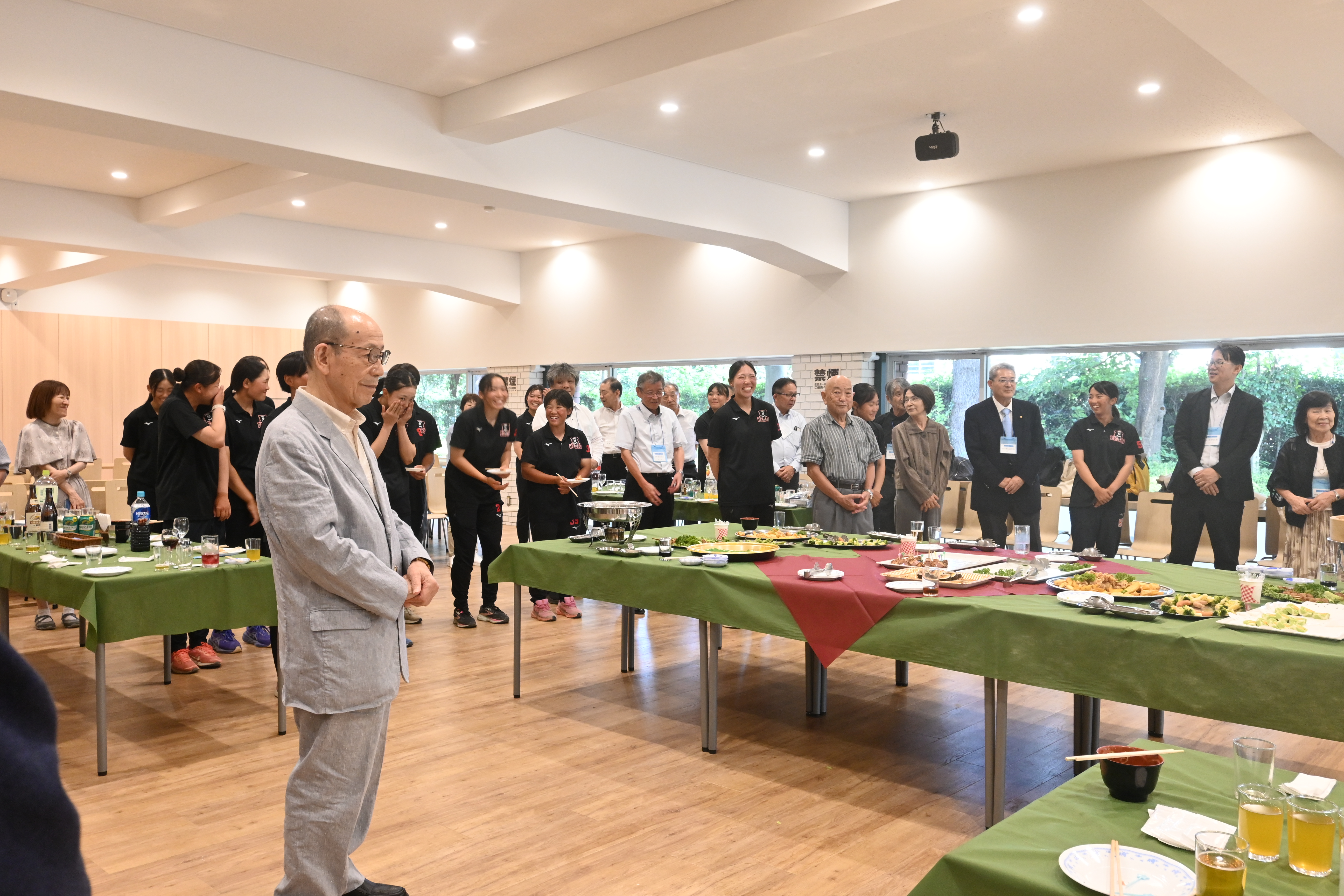 R8 総会写真（HP懇親会）