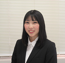 保育士 鈴木 史桜(すずき しおん)左