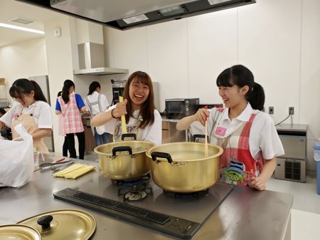 栄養学科の学生さん