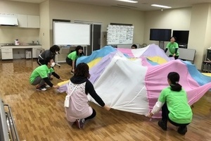仁戸名特別支援学校学校見学パラバルーン風景4