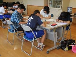 大須中学校での様子