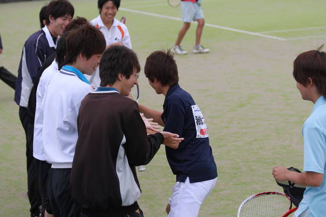 淑徳大学ソフトテニス部試合風景