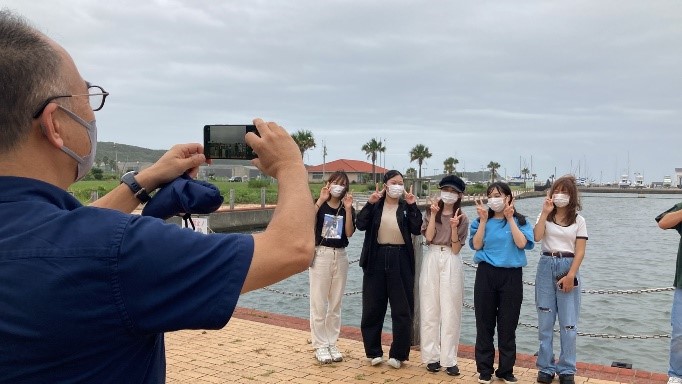 ⑧