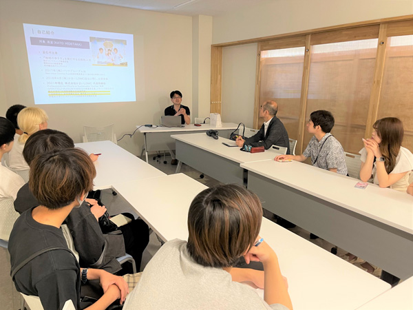 加藤英宜社長からレクチャー